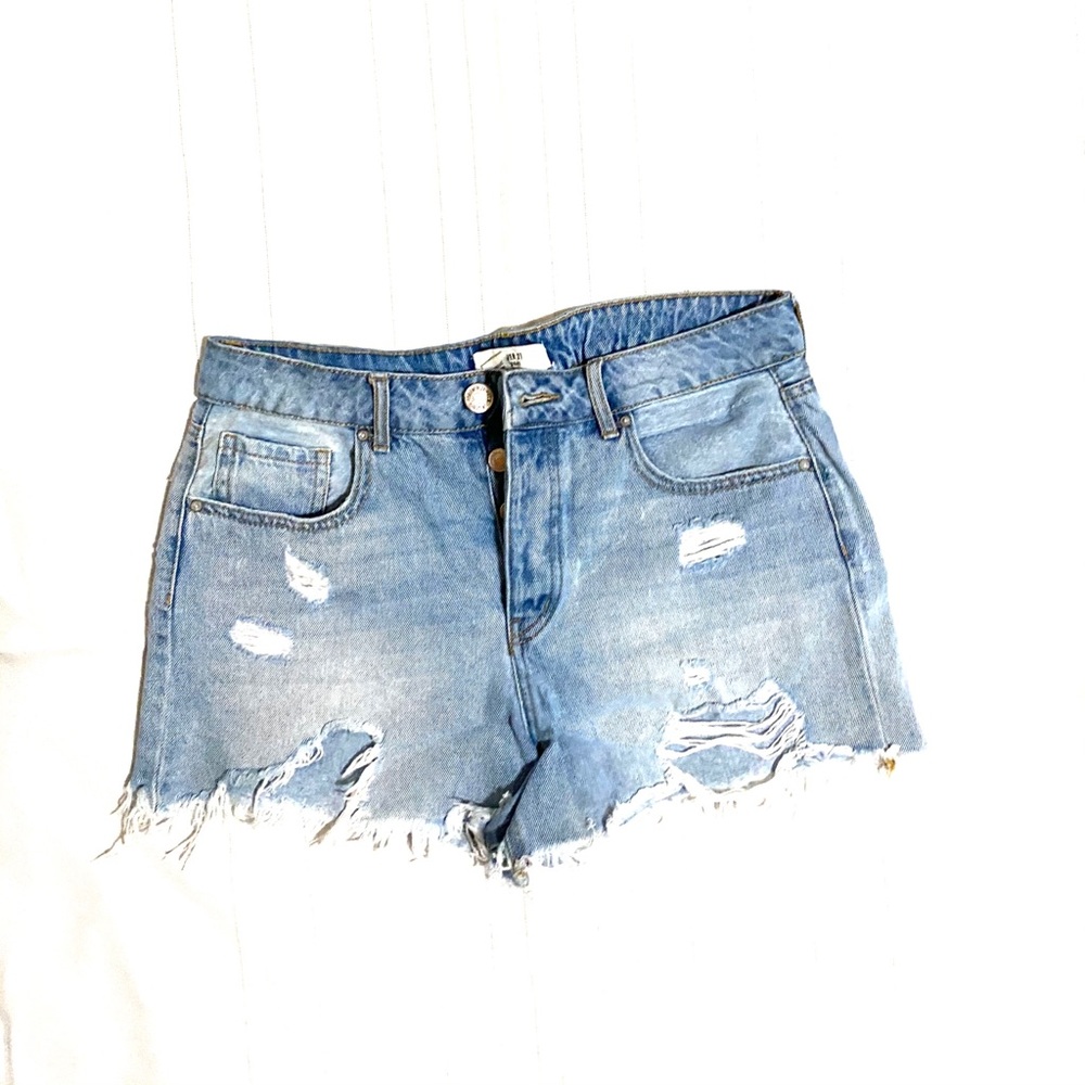 Forever 21 distressed denim shorts